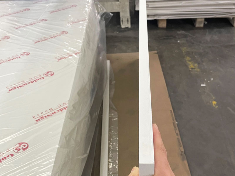 PVC Foam Board Ekoleddwa Mu Ki? Munda A Professional PVC Foam Board Enkola y'okukola